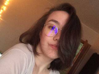 Эротикалық бейне чат AddictedLover