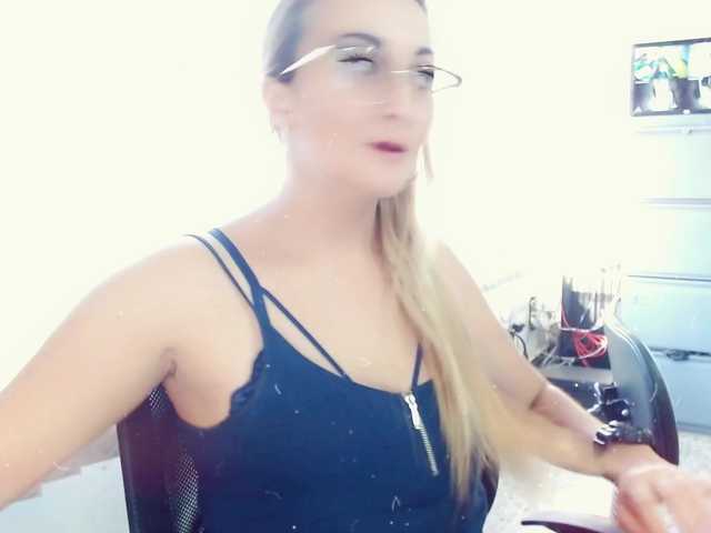 Трансляцияның скриншоттары adrianapdes