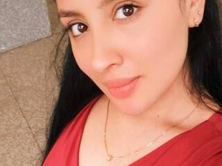 Эротикалық бейне чат Ahdia-Kumar