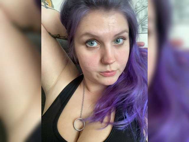 Трансляцияның скриншоттары AileenGreen