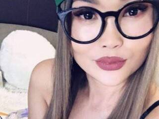 Эротикалық бейне чат AkinaLou