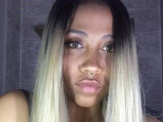 Эротикалық бейне чат AlanaBaker