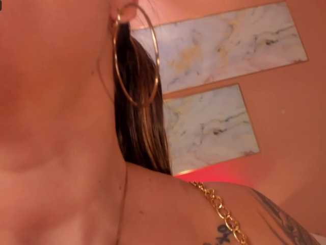 Трансляцияның скриншоттары AlexaField