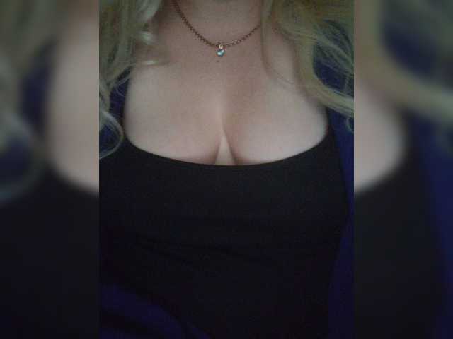 Трансляцияның скриншоттары Alicekitty