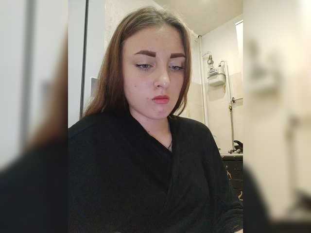 Трансляцияның скриншоттары Monika_live