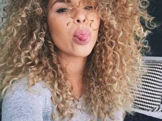 Эротикалық бейне чат alison-q