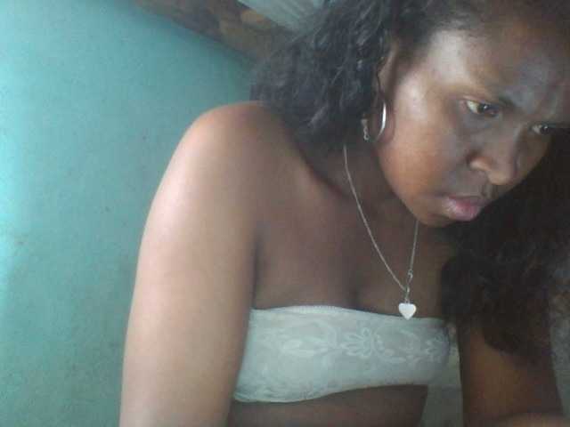 Трансляцияның скриншоттары amandedouce