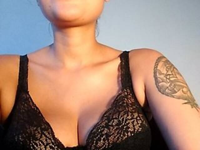 Трансляцияның скриншоттары MilaGrey