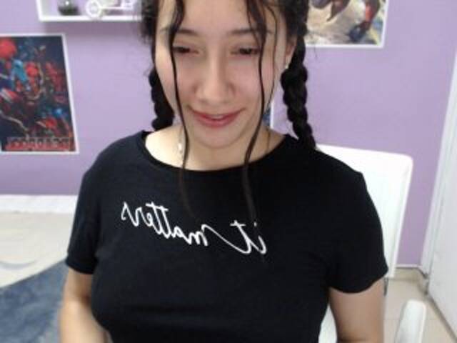 Трансляцияның скриншоттары Anniesclub