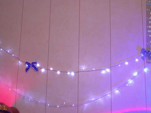 Трансляцияның скриншоттары AsheraCat