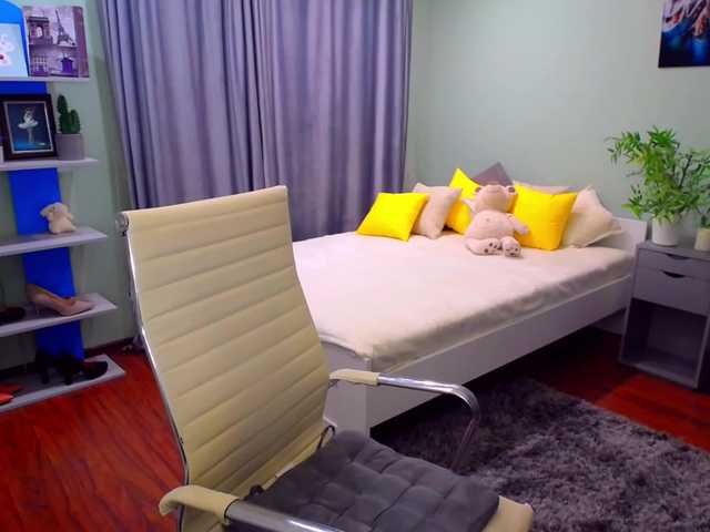 Трансляцияның скриншоттары ExcessOfFeel