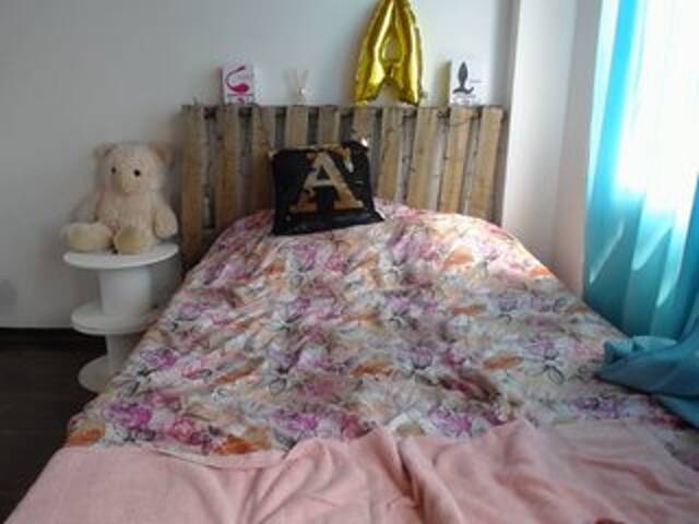 Трансляцияның скриншоттары AvyRose