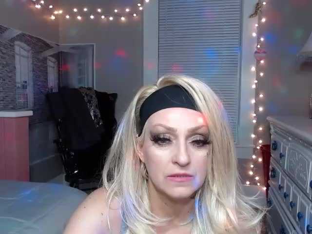 Трансляцияның скриншоттары BiancaStClair