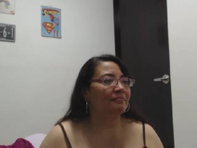 Трансляцияның скриншоттары adeleofc