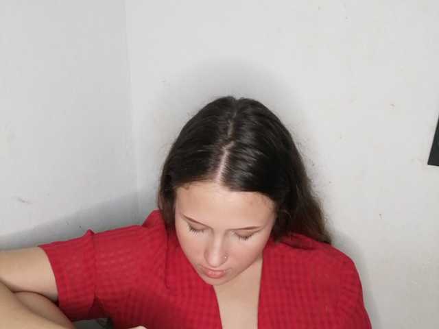 Трансляцияның скриншоттары anyANDkriss