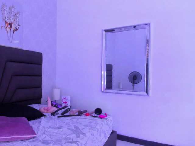 Трансляцияның скриншоттары SofiPerez