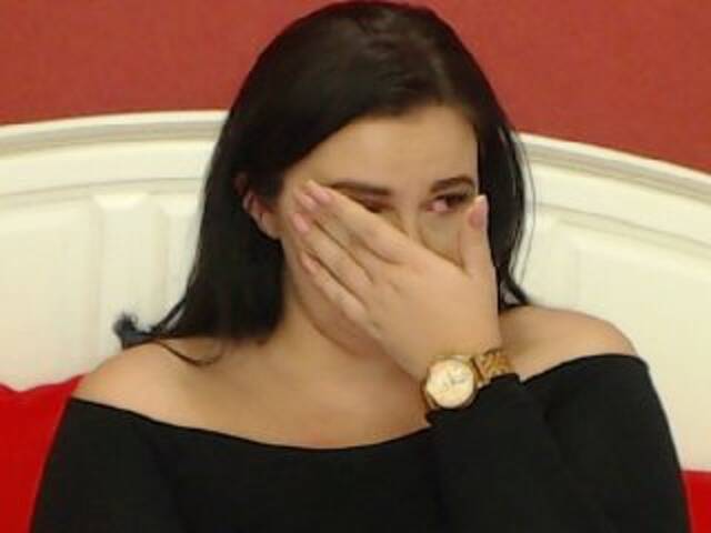 Трансляцияның скриншоттары BrianaRoberts