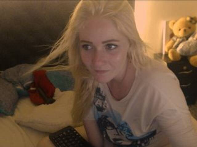 Трансляцияның скриншоттары brithany-coll