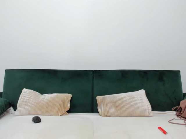 Трансляцияның скриншоттары BustyDesiree