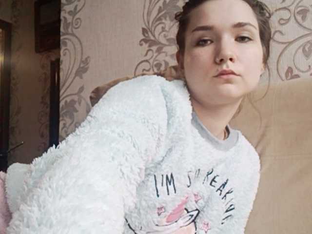 Трансляцияның скриншоттары candyalice