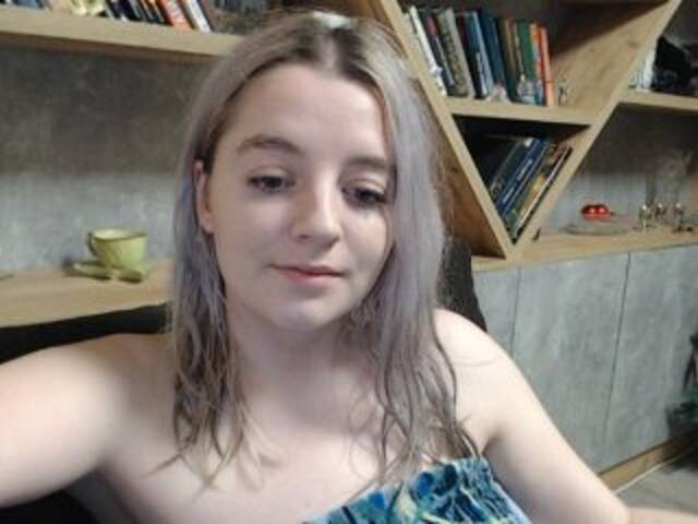 Трансляцияның скриншоттары CandyEva