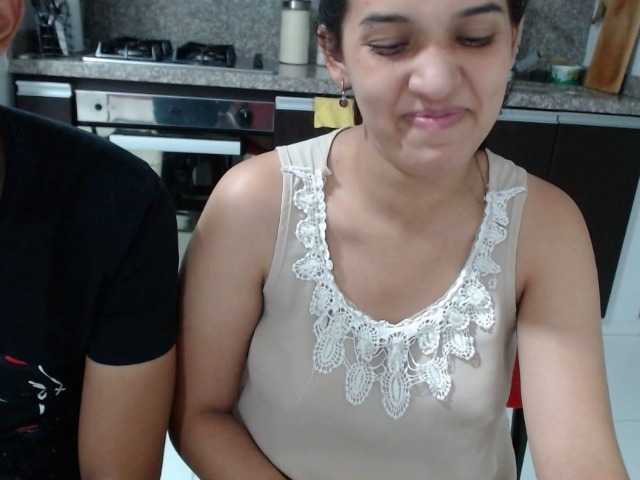 Трансляцияның скриншоттары Candyxtom