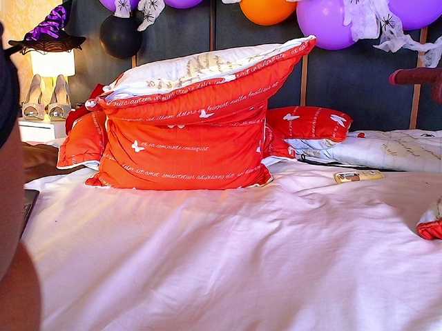 Трансляцияның скриншоттары CaseyMoons