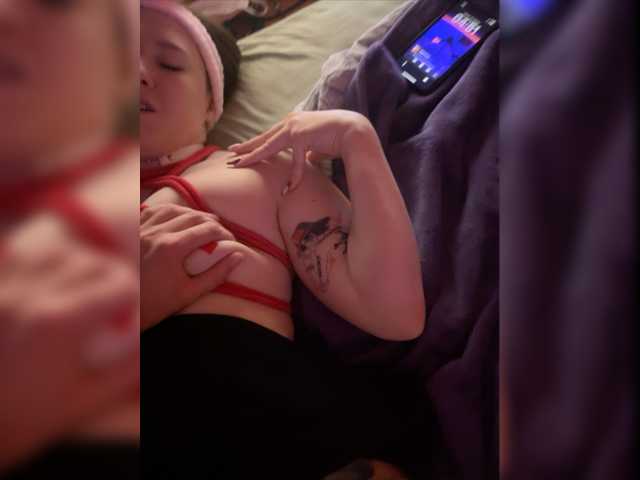 Трансляцияның скриншоттары Cherry-lips