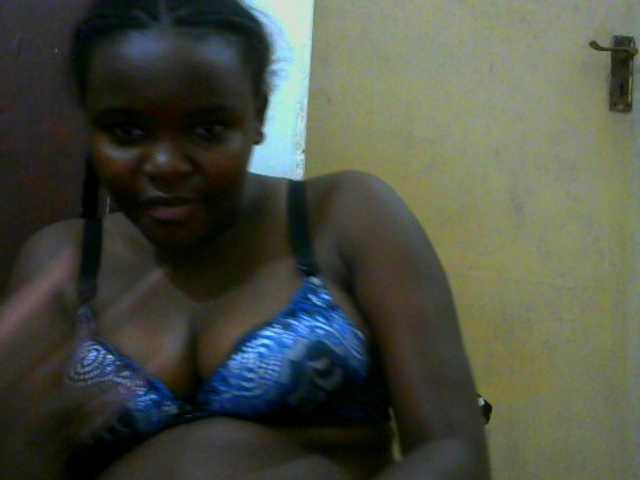 Трансляцияның скриншоттары Cherrybella