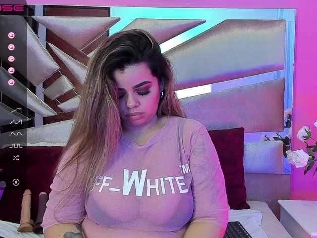 Трансляцияның скриншоттары CarolSmiith