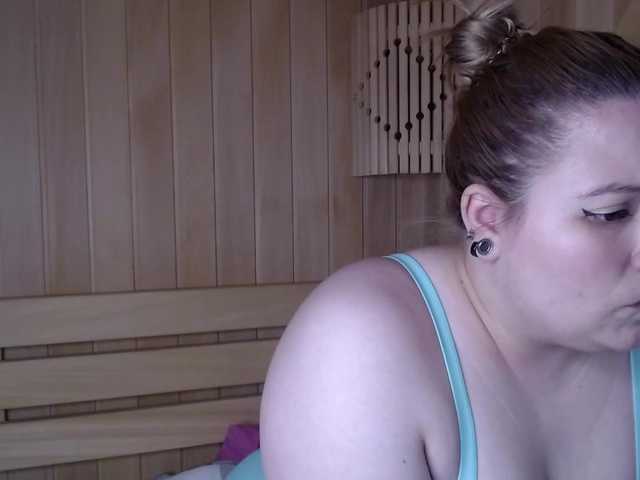 Трансляцияның скриншоттары CherryVodka