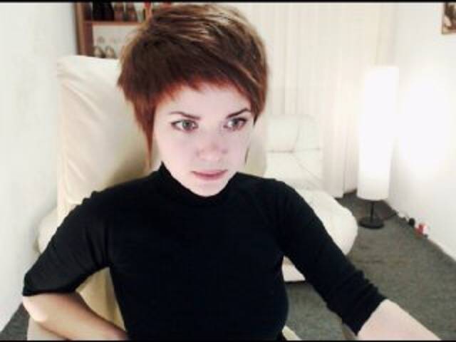 Трансляцияның скриншоттары Chloeeee