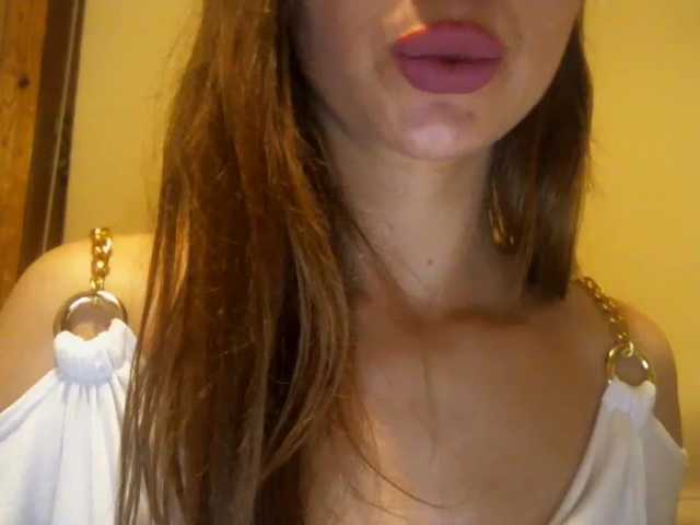 Трансляцияның скриншоттары CocoMademoise