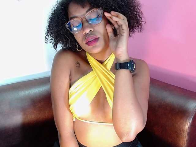 Трансляцияның скриншоттары CrisSummer