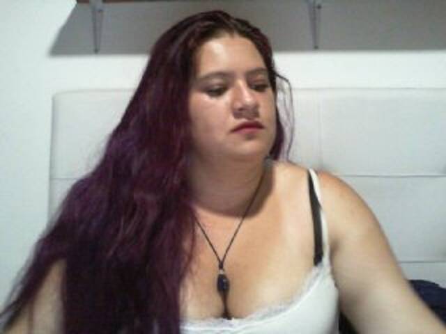 Трансляцияның скриншоттары CutteBBW