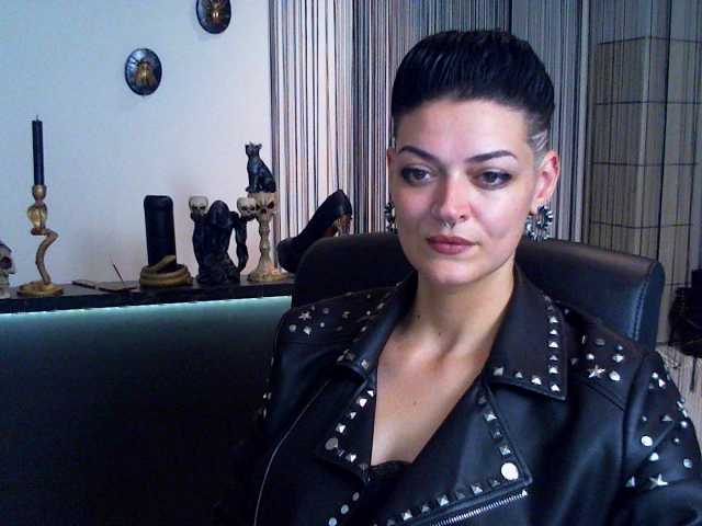 Трансляцияның скриншоттары DaemonInk