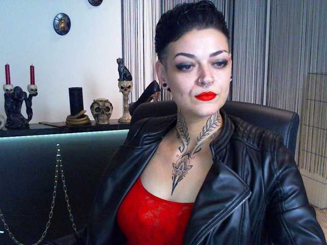 Трансляцияның скриншоттары DaemonInk