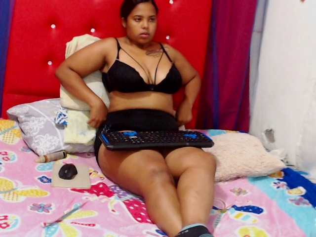 Трансляцияның скриншоттары daniela-johns