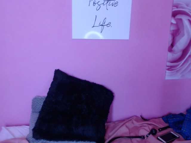 Трансляцияның скриншоттары daniela-moon