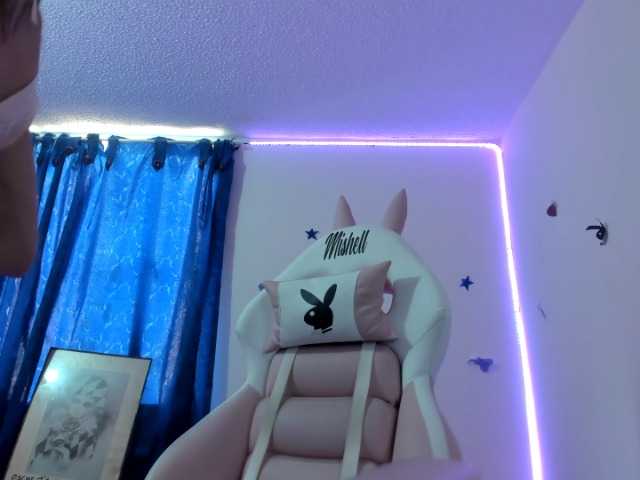 Трансляцияның скриншоттары daniela-moon