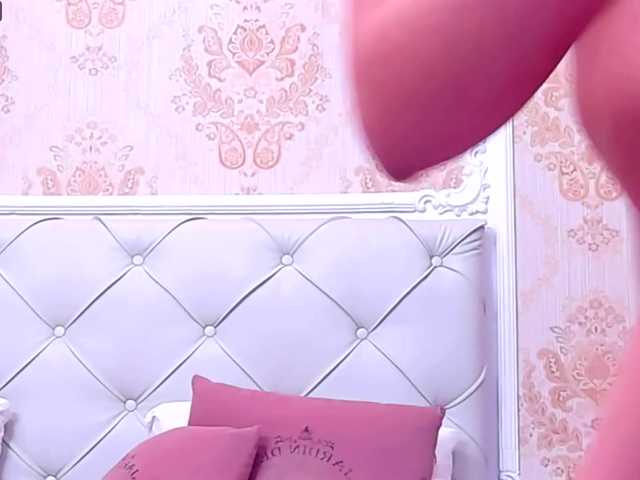 Трансляцияның скриншоттары DebraLust