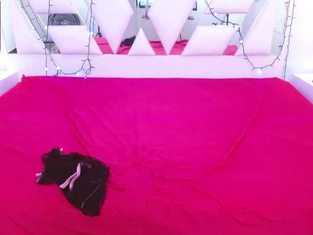 Трансляцияның скриншоттары DeliriumRoxy