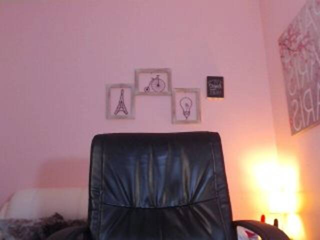 Трансляцияның скриншоттары DeniseMiller