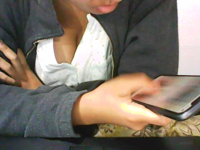 Трансляцияның скриншоттары dollfunny