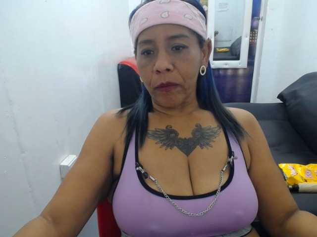 Трансляцияның скриншоттары dulcecandyx