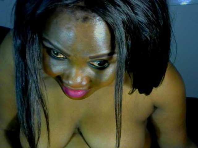 Трансляцияның скриншоттары EbonyBooty