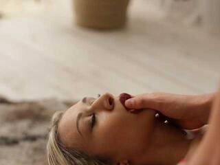 Эротикалық бейне чат 69PureBuzz