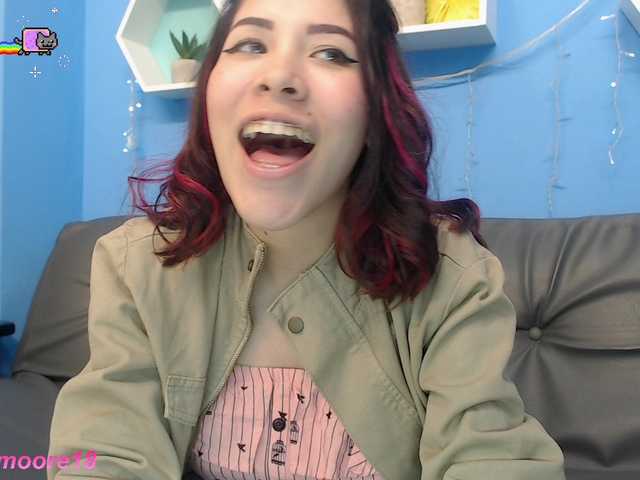 Трансляцияның скриншоттары ElifMoore