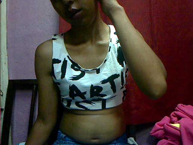 Трансляцияның скриншоттары Emiliah