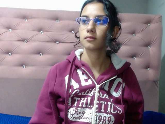 Трансляцияның скриншоттары EmilyRaid